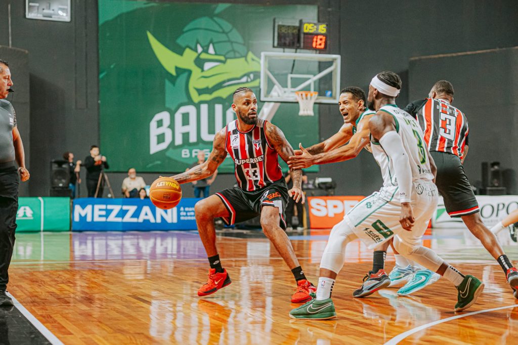 Andrews Clayton/Bauru Basket